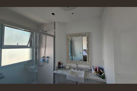 Apartamento à venda com 220m², 3 quartos e 3 vagas Apartamento à venda com 220m², 3 quartos e 3 vagasBanheiro da Suíte 3