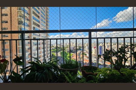 Apartamento à venda com 220m², 3 quartos e 3 vagas Apartamento à venda com 220m², 3 quartos e 3 vagasVaranda