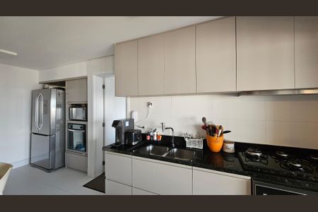 Apartamento à venda com 220m², 3 quartos e 3 vagas Apartamento à venda com 220m², 3 quartos e 3 vagasCozinha