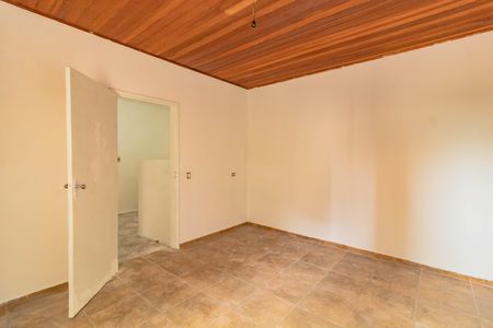 Quarto de casa à venda com 2 quartos, 70m² em Jardim Itacolomi, São Paulo