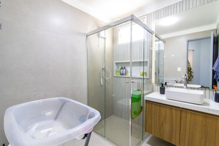 Apartamento à venda com 75m², 2 quartos e 1 vaga Apartamento à venda com 75m², 2 quartos e 1 vagaBanheiro