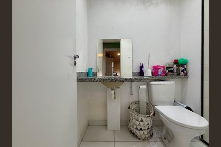Apartamento à venda com 55m², 2 quartos e 1 vaga Apartamento à venda com 55m², 2 quartos e 1 vagaBanheiro Social