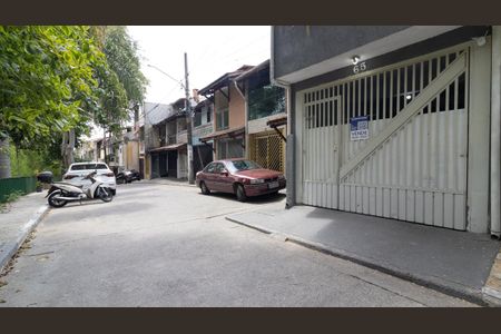 Casa à venda com 135m², 2 quartos e 1 vaga Casa à venda com 135m², 2 quartos e 1 vagaFachada e Plaquinha