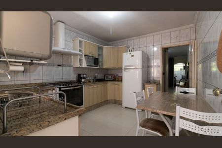 Casa à venda com 135m², 2 quartos e 1 vaga Casa à venda com 135m², 2 quartos e 1 vagaCozinha