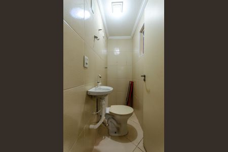 Casa para alugar com 250m², 4 quartos e 3 vagas Casa para alugar com 250m², 4 quartos e 3 vagasBanheiro de serviço