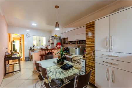 Casa para alugar com 250m², 4 quartos e 3 vagas Casa para alugar com 250m², 4 quartos e 3 vagasCozinha