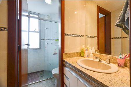 Apartamento à venda com 95m², 3 quartos e 3 vagasBanheiro Social