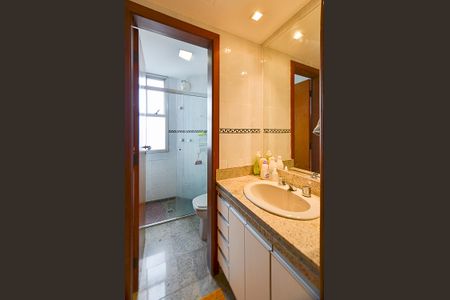 Apartamento à venda com 95m², 3 quartos e 3 vagasBanheiro Social