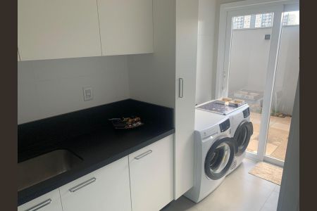 Casa à venda com 225m², 3 quartos e 4 vagasÁrea de serviço