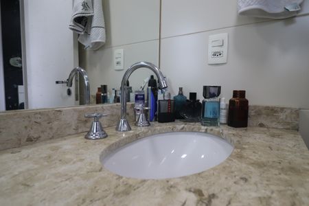 Apartamento à venda com 115m², 3 quartos e 2 vagasBanheiro Quarto 2 suíte