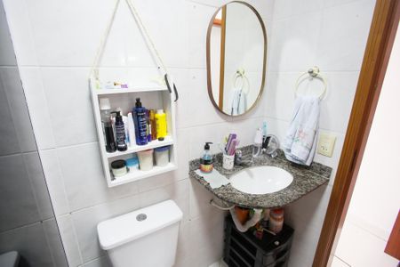 Casa de condomínio à venda com 87m², 3 quartos e 2 vagasBanheiro da Suíte