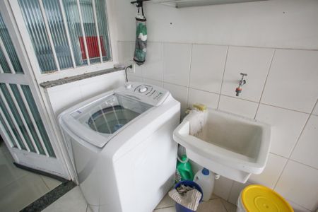 Casa de condomínio à venda com 87m², 3 quartos e 2 vagasÁrea de Serviço