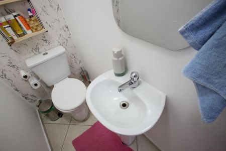 Casa de condomínio à venda com 87m², 3 quartos e 2 vagasLavabo