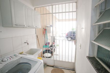 Casa de condomínio à venda com 87m², 3 quartos e 2 vagasÁrea de Serviço