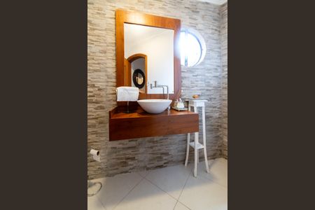 Casa para alugar com 250m², 3 quartos e 2 vagas Casa para alugar com 250m², 3 quartos e 2 vagasLavabo