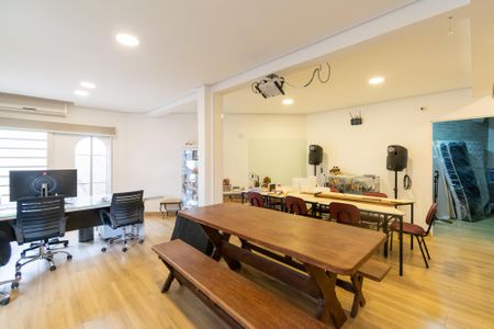 Casa para alugar com 250m², 3 quartos e 2 vagas Casa para alugar com 250m², 3 quartos e 2 vagasSalão de Festas