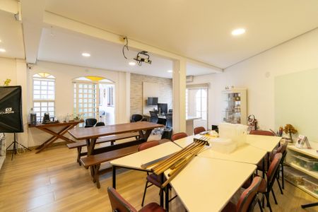 Casa para alugar com 250m², 3 quartos e 2 vagas Casa para alugar com 250m², 3 quartos e 2 vagasSalão de Festas