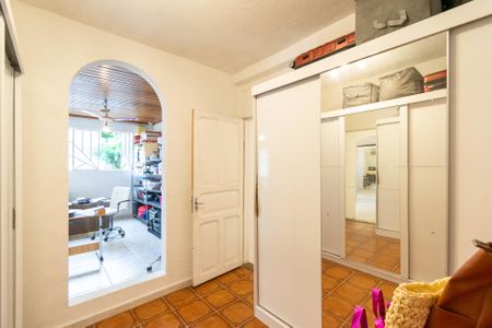 Casa para alugar com 250m², 3 quartos e 2 vagas Casa para alugar com 250m², 3 quartos e 2 vagasCloset do Quarto 2