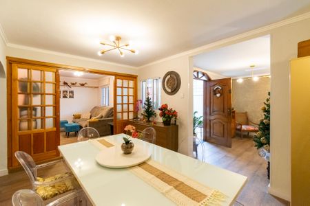 Casa para alugar com 250m², 3 quartos e 2 vagas Casa para alugar com 250m², 3 quartos e 2 vagasSala de Jantar