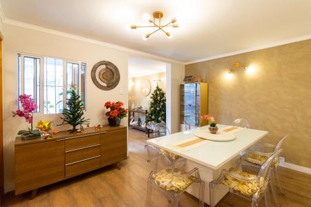 Casa para alugar com 250m², 3 quartos e 2 vagas Casa para alugar com 250m², 3 quartos e 2 vagasSala de Jantar