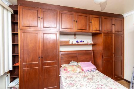 Apartamento à venda com 76m², 2 quartos e 1 vagaQuarto 2 - Armários