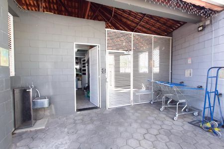 Apartamento à venda com 1m², 2 quartos e 1 vaga Apartamento à venda com 1m², 2 quartos e 1 vagaÁrea comum - Entrada