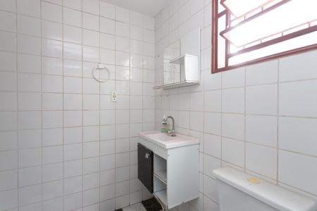 Apartamento à venda com 1m², 2 quartos e 1 vaga Apartamento à venda com 1m², 2 quartos e 1 vagaBanheiro