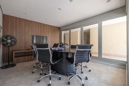 Apartamento à venda com 68m², 2 quartos e 1 vaga Apartamento à venda com 68m², 2 quartos e 1 vagaSala de Reunião