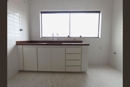 Casa para alugar com 185m², 4 quartos e 2 vagas