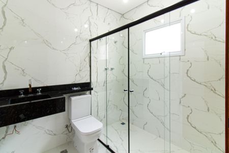 Casa à venda com 259m², 3 quartos e 5 vagasBanheiro da Suíte 2