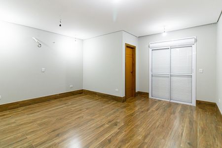 Casa à venda com 259m², 3 quartos e 5 vagasSuíte 2