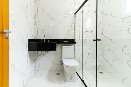 Casa à venda com 259m², 3 quartos e 5 vagasBanheiro da Suíte 2