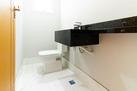 Lavabo de casa à venda com 3 quartos, 259m² em Parque Sao Domingos, São Paulo