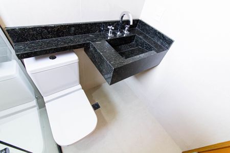 Casa à venda com 259m², 3 quartos e 5 vagasBanheiro da Suíte 1