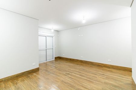 Casa à venda com 259m², 3 quartos e 5 vagasSuíte 2