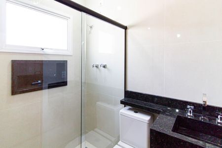 Casa à venda com 259m², 3 quartos e 5 vagasBanheiro da Suíte 1