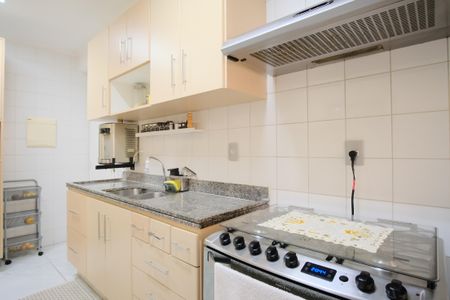 Apartamento à venda com 93m², 3 quartos e 2 vagasCozinha