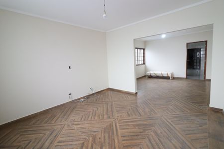 Sala de casa à venda com 2 quartos, 145m² em Jardim das Flores, Osasco