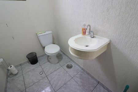Casa à venda com 145m², 2 quartos e 1 vagaLavabo