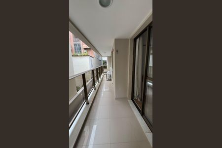 Apartamento à venda com 69m², 2 quartos e 1 vagaVaranda