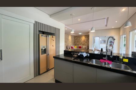 Casa de condomínio para alugar com 350m², 4 quartos e 4 vagasCozinha