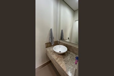 Casa de condomínio para alugar com 350m², 4 quartos e 4 vagasLavabo