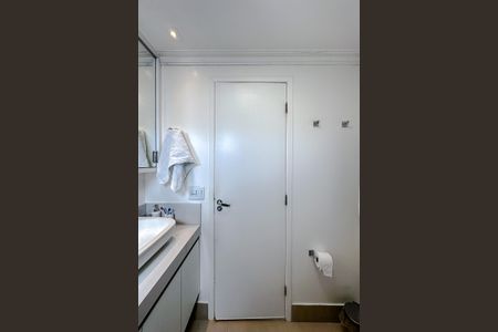 Apartamento à venda com 116m², 3 quartos e 2 vagas Apartamento à venda com 116m², 3 quartos e 2 vagasBanheiro da Suíte