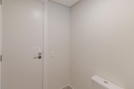 Apartamento à venda com 77m², 2 quartos e 1 vaga Apartamento à venda com 77m², 2 quartos e 1 vagaBanheiro