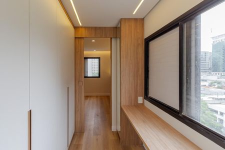 Apartamento à venda com 77m², 2 quartos e 1 vaga Apartamento à venda com 77m², 2 quartos e 1 vagaCloset da suíte