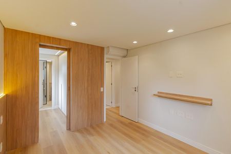 Apartamento à venda com 77m², 2 quartos e 1 vaga Apartamento à venda com 77m², 2 quartos e 1 vagaSuíte