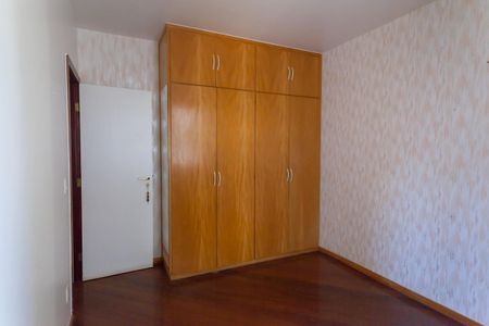 Apartamento à venda com 147m², 4 quartos e 2 vagasquarto 2