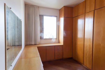 Apartamento à venda com 147m², 4 quartos e 2 vagasquarto 1