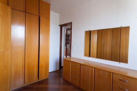 Apartamento à venda com 147m², 4 quartos e 2 vagasquarto 1