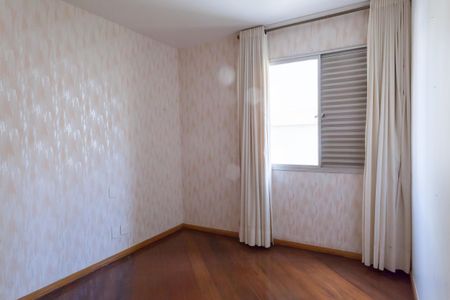 Apartamento à venda com 147m², 4 quartos e 2 vagasquarto 2